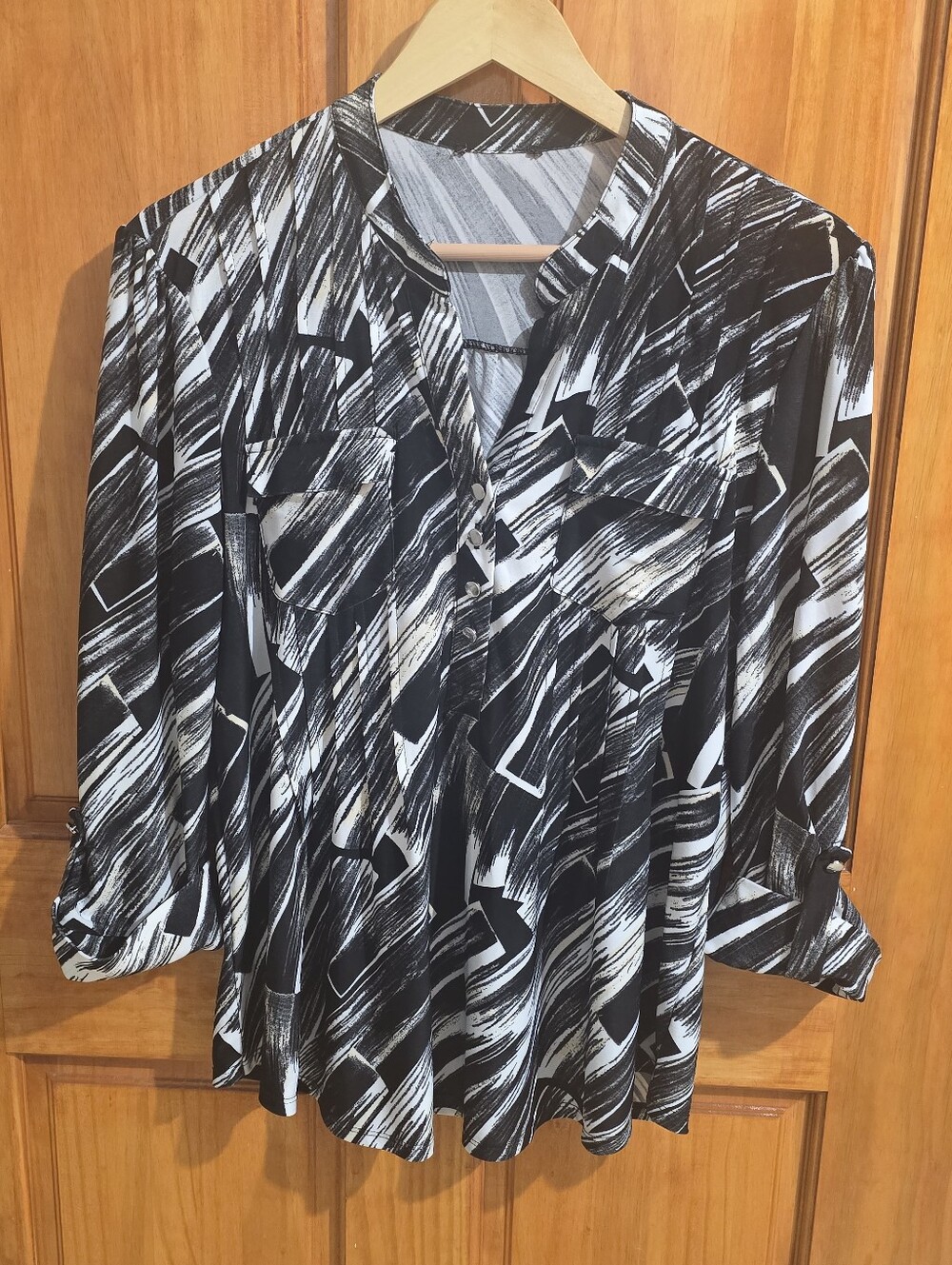 Cocomo Women’s Abstract Geometric Brushstroke Blouse – Size Medium